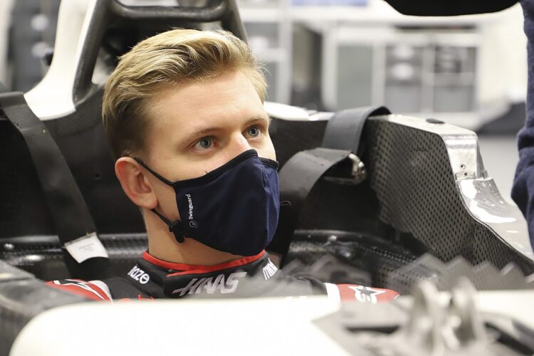 F1: Vettel helped Schumacher with Haas seat problem