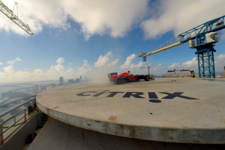 Video: Coulthard does donuts at 700′ in Miami