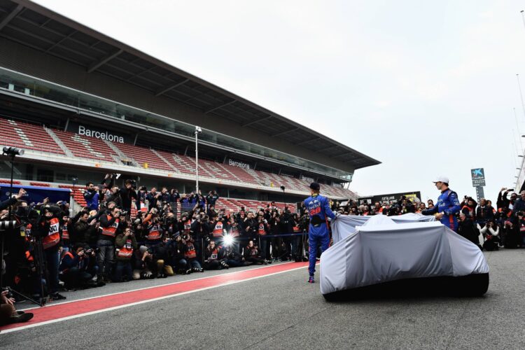 Red Bull Toro Rosso Honda STR13 unveiled