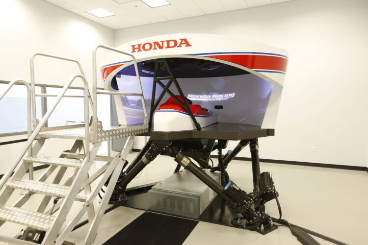 Video: Honda IndyCar Drivers Use HPD Simulator to Prepare for Nashville Challenges