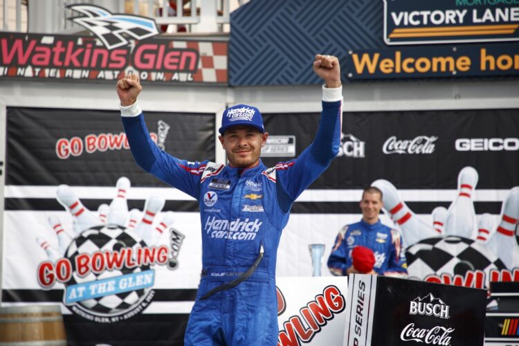 NASCAR: Kyle Larson Schools Chase Elliott at The Glen