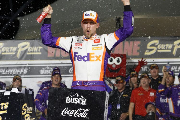 NASCAR: Hamlin holds off Elliott to win in Las Vegas