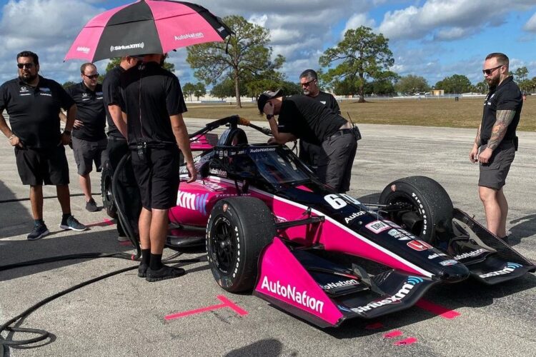 IndyCar: de Vries sets the pace in Sebring rookie test