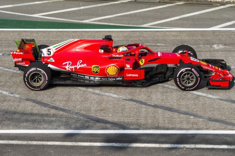 Vettel recovers, tops practice 3 in Singapore