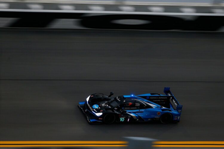 IMSA: Ricky Taylor leads Roar night practice