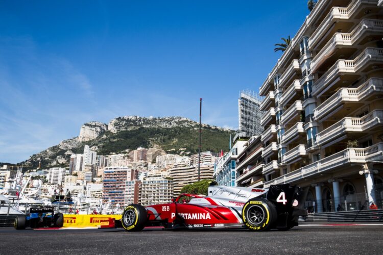 De Vries sails to top of Monaco Free Practice