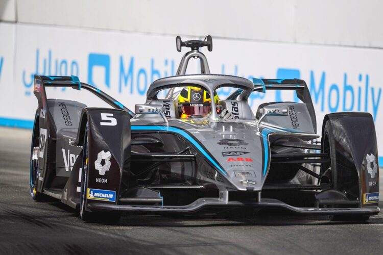 Formula E: Vandoorne Wins Three Duels To Seal Pole in Diriyah