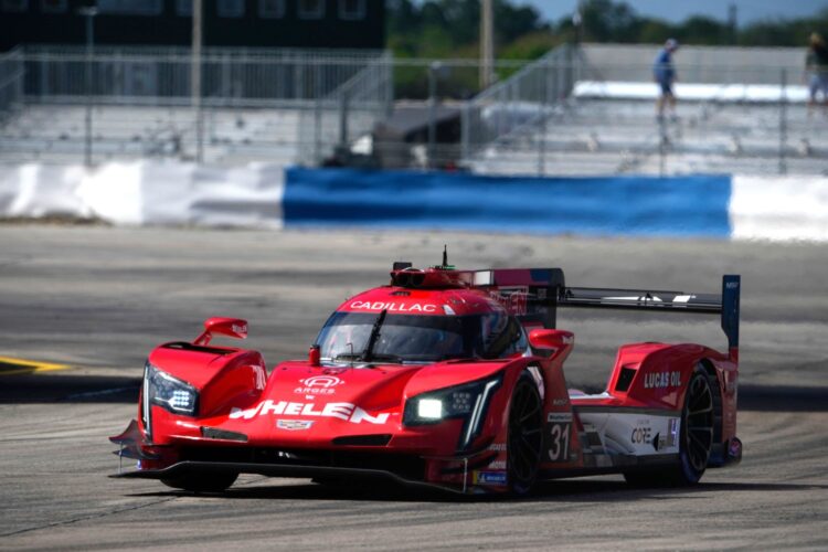 IMSA Sebring Hour 6: #31Cadillac holds 4-sec lead over #10 Acura