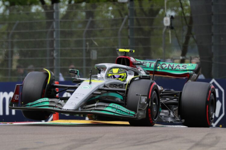 F1: Hamilton may quit Mercedes mid-season – Villeneuve