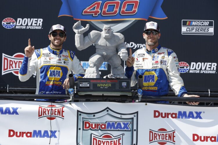 NASCAR: Chase Elliott claims Dover victory