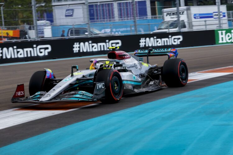 F1: Struggling Mercedes fights back in Miami