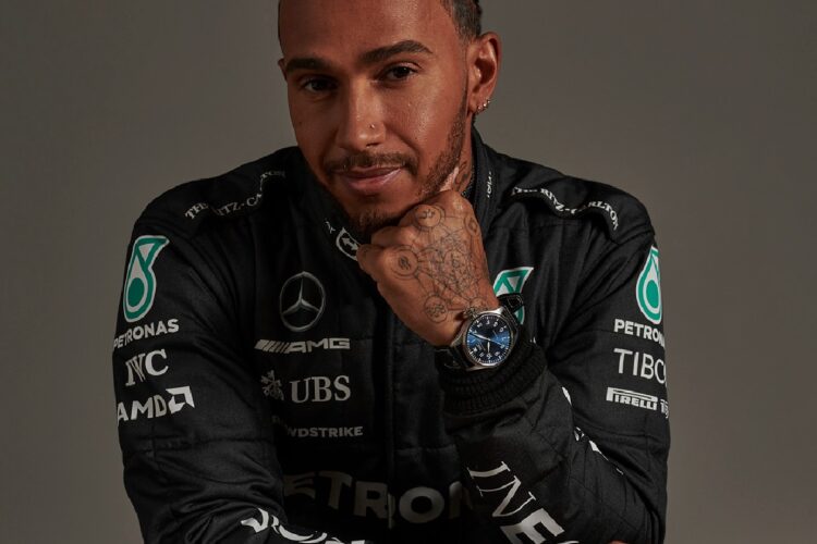 F1: Mercedes slams ‘wild’ Hamilton contract salary rumors