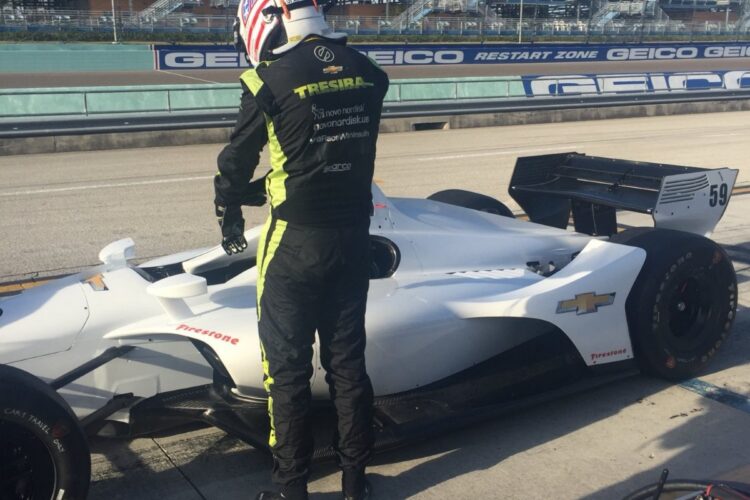 Carlin completes first day of INDYCAR testing at Homestead-Miami Speedway