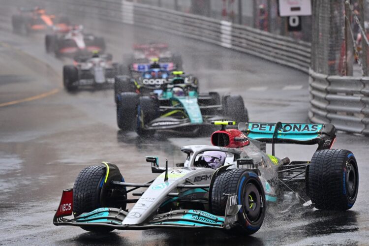 F1: Hamilton backed in Monaco delay criticism