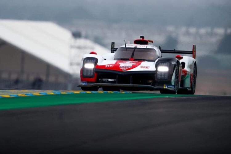 Le Mans Hour 1: Toyotas run 1-2