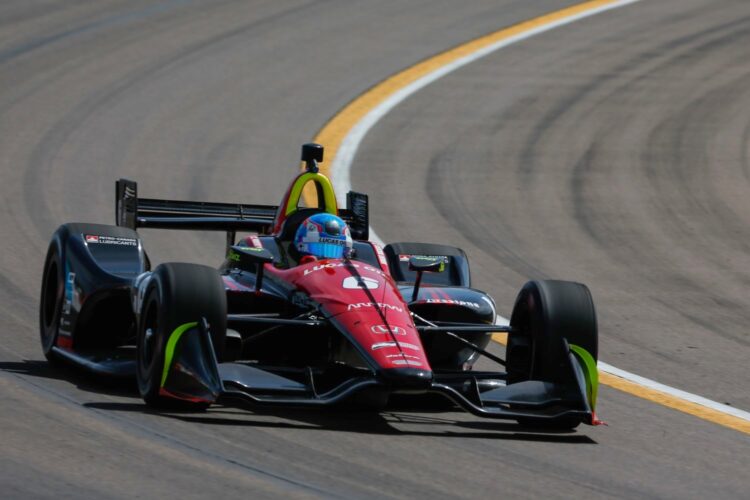 Iowa oval unsettles Wickens