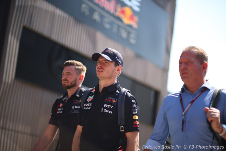 F1: Verstappen blows off Hamilton brown-noser journalist  (Update)