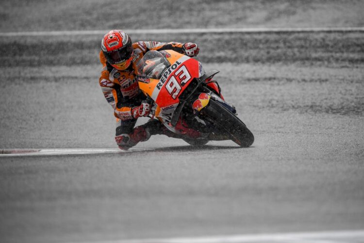 Marquez schools MotoGP riders in the rain