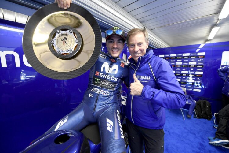 Vinales wins on Phillip Island after Marquez seat breaks