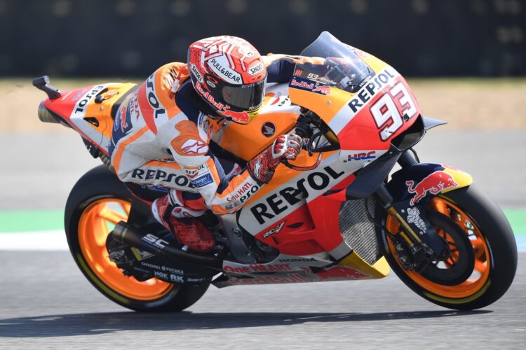 Marquez passes Dovizioso on final lap to win in Thailand