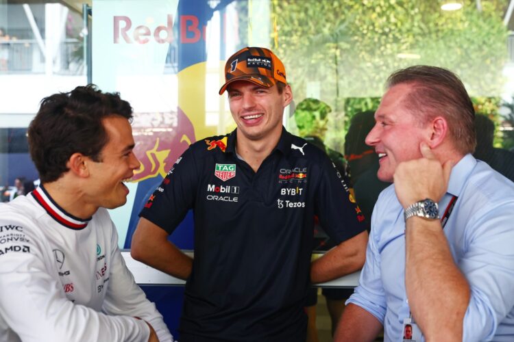 F1: Verstappen tells de Vries to not make rumors ‘bigger’