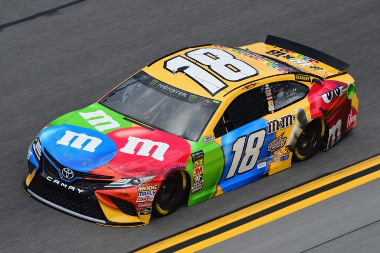 Busch and Byron top Daytona 500 practice sessions