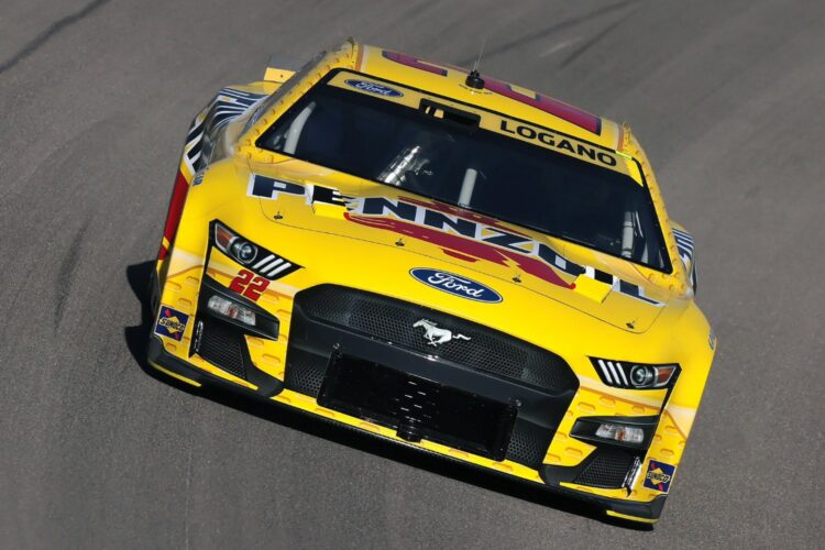 NASCAR: Logano beats Chastain to win South Point 400 in Las Vegas