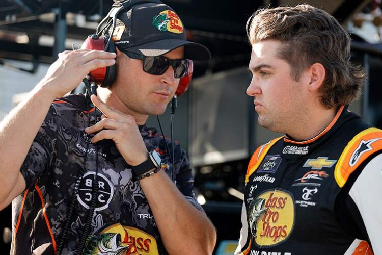 NASCAR: Petty GMS hires Luke Lambert as No. 42 crew chief for Gragson