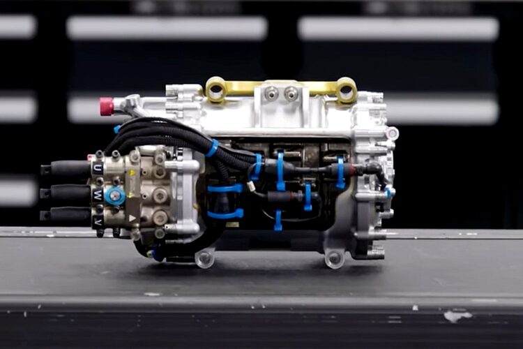 Video: Power Unit 101: MGU-K, EXPLAINED!