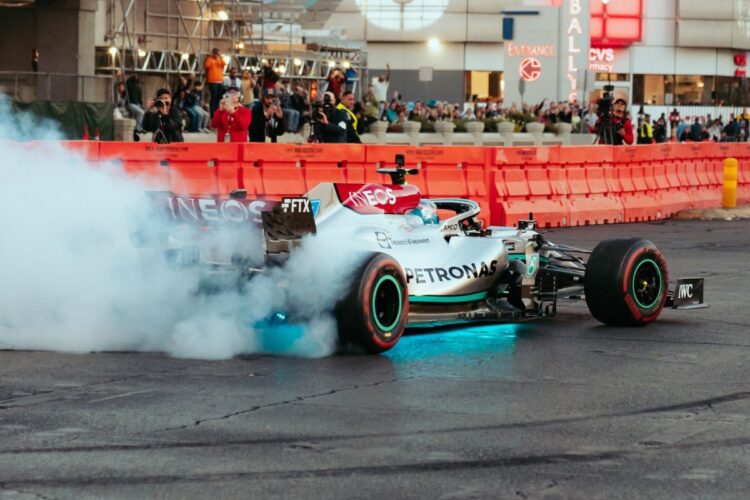 F1 burns up The Strip in Las Vegas