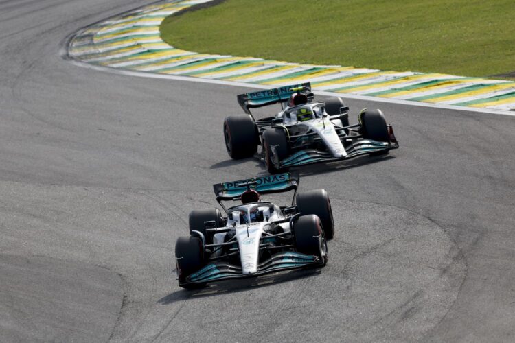 Video: Mercedes team Sao Paulo GP debrief