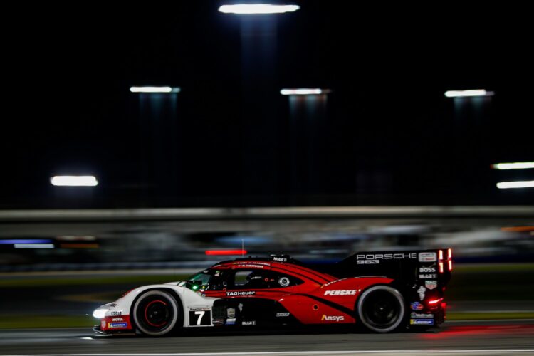 IMSA: Campbell Puts Porsche on Top in Thursday Evening Rolex 24 Practice