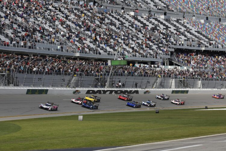 Rolex 24 Hour 1: Acuras run 1-2