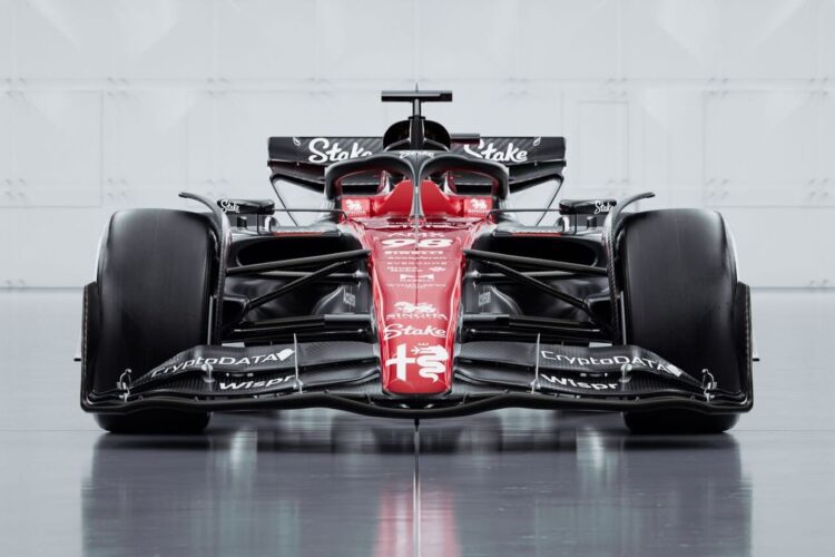 F1: Alfa Romeo F1 Team Stake unveils the C43 Red-Bull Lookalike