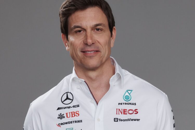 F1: Sidepods won’t fix ‘trash’ Mercedes car – Wolff