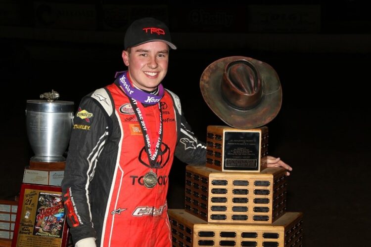 Christopher Bell beats Kyle Larson to win Turkey Night Grand Prix