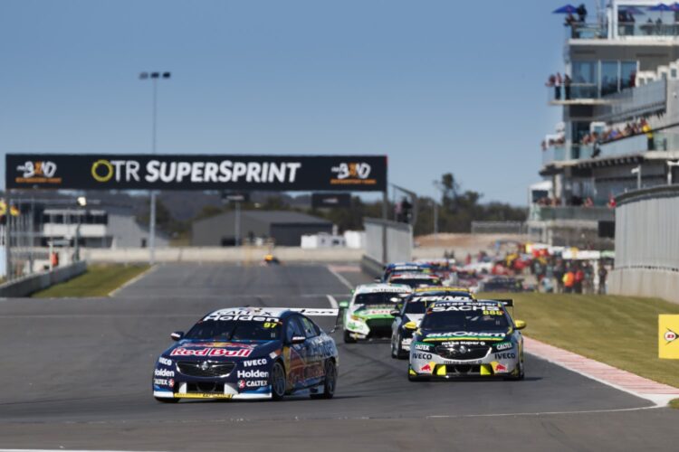 Van Gisbergen quickest at the end of first day at The Bend