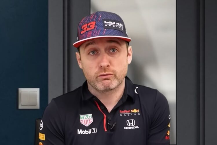 F1: Impersonator Conor Moore – F1 Team Meetings