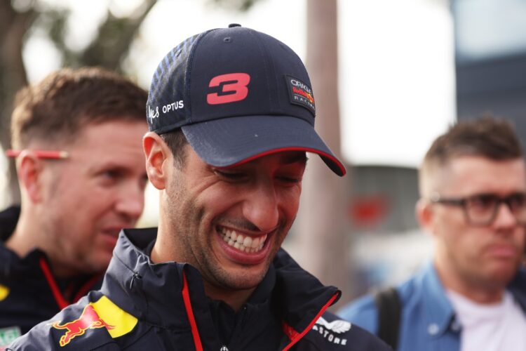 F1: Ricciardo on pole to replace Nyck de Vries