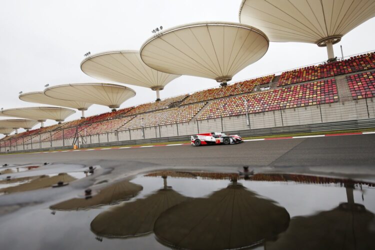 Buemi fastest for Toyota on wet Shanghai Friday