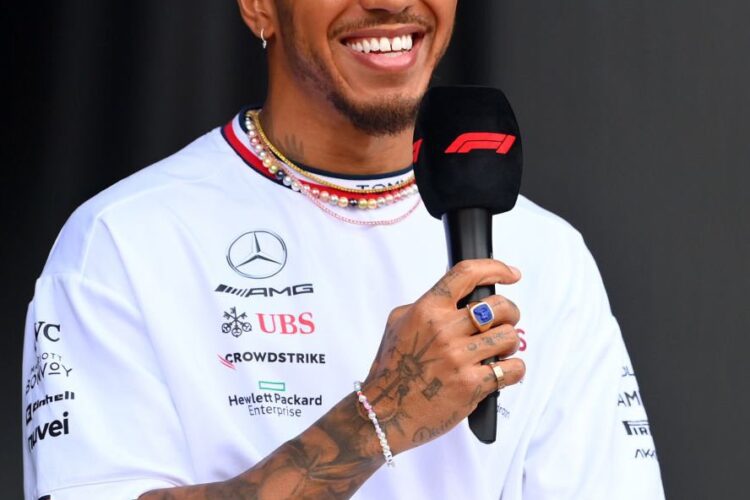 F1: Hamilton admits 2024 talks ‘taking a little longer’