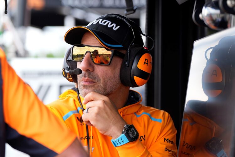 IndyCar: Arrow McLaren hire Tony Kanaan