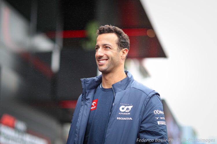 F1: Ricciardo could stay at AlphaTauri in 2024