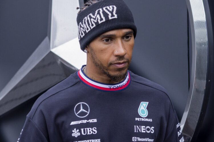 F1: ‘Small details’ holding up new Hamilton deal