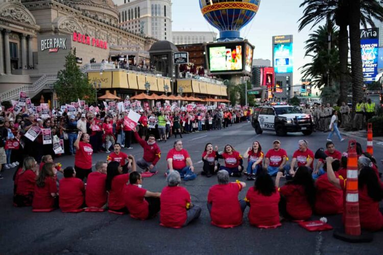 F1: Las Vegas hotel workers threaten strike ahead of GP  (Update)