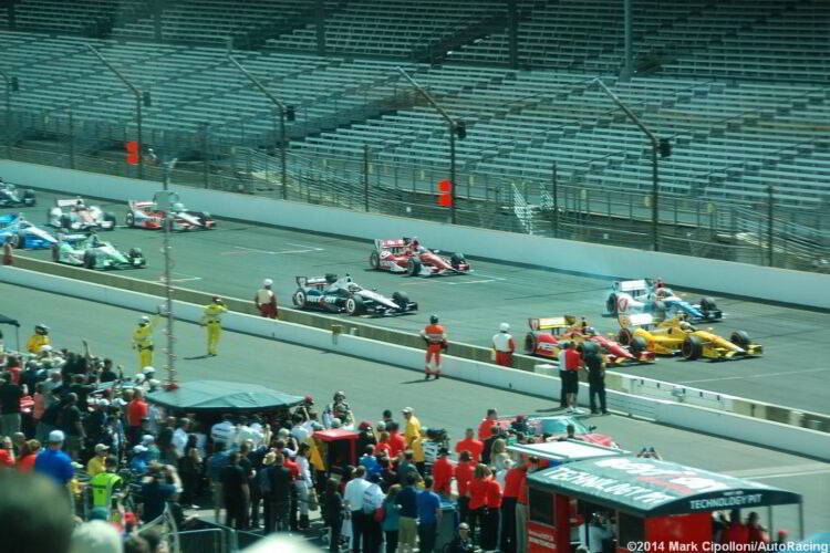 Video: Accident at start of GP of Indianapolis (2nd Update)