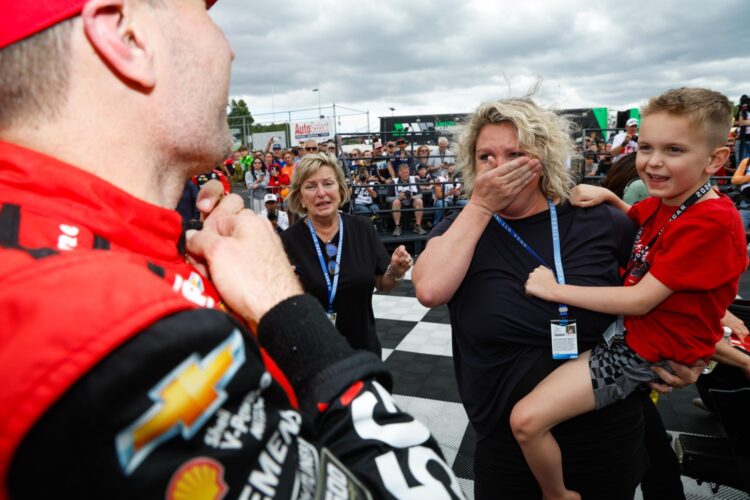 IndyCar: It was a tearful moment for Power’s wife in Victory Lane