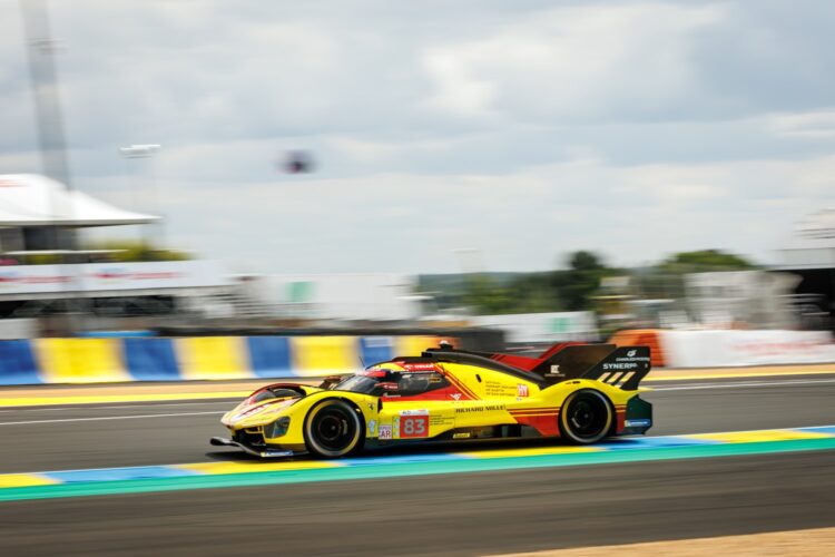 Le Mans Hour 3: #83 AF Corse Ferrari leads from Toyota