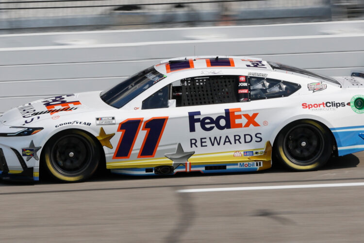 NASCAR News: Hamlin tops Truex Jr. for Richmond Cup Pole