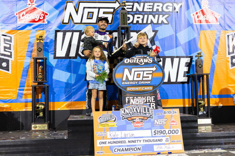 WoO: Larson leads flag-to-flag in winning Knoxville Nationals